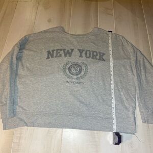 My Depop has cheaper prices: holygrailer_
Sweatshirt